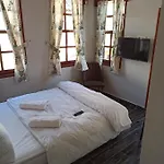 Otel Gagarin Pub & *