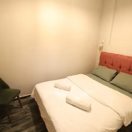 Gagarin Pub & Hotel *