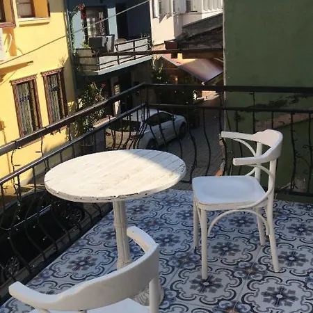 Gagarin Pub & Ξενοδοχείο *
