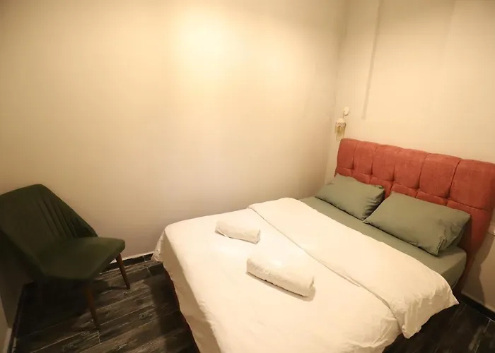 Gagarin Pub & Hotel *