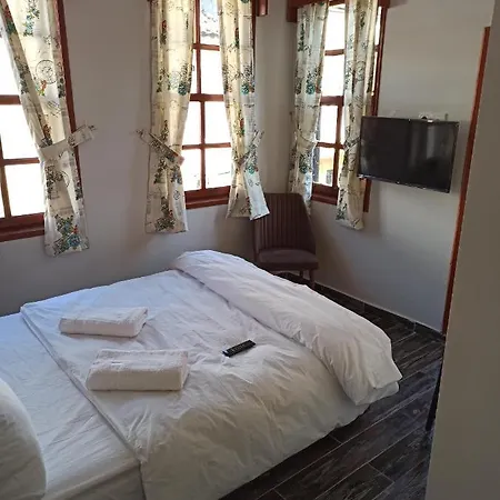 Отель Gagarin Pub & *