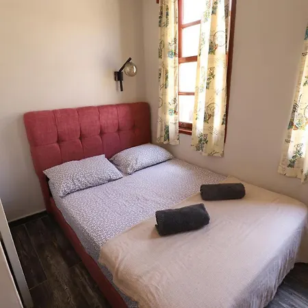 Отель Gagarin Pub & *